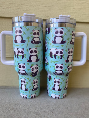 40 oz panda 🐼 tumbler with straw