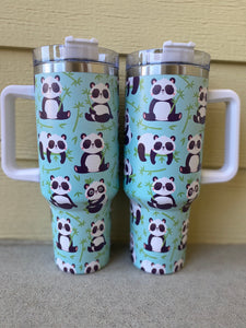 40 oz panda 🐼 tumbler with straw